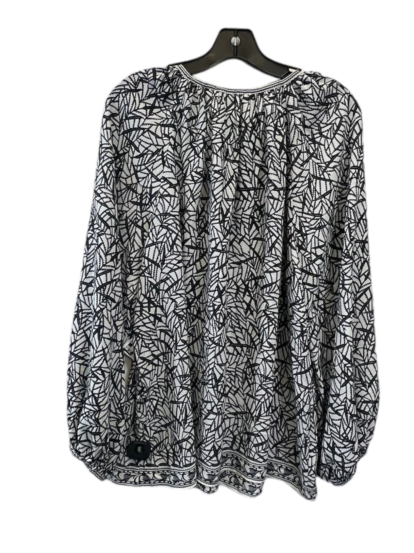 Top Long Sleeve By Max Studio In Black & White, Size: 2x