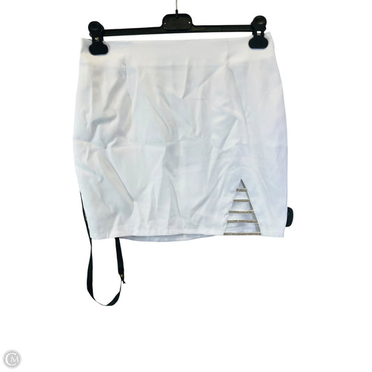 Skirt Mini & Short By Pretty Little Thing In White, Size: M