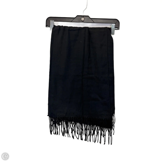 Scarf Winter By Clothes Mentor In Black