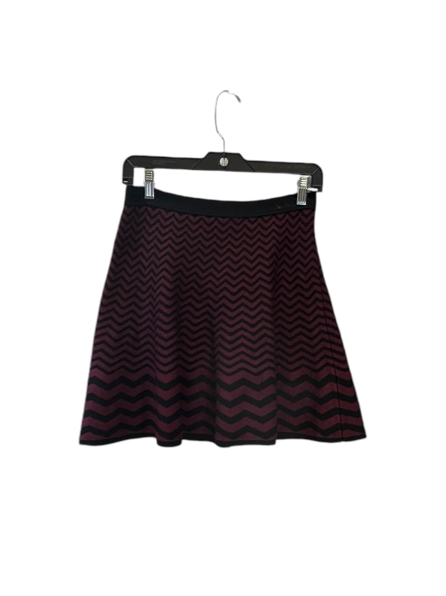 Skirt Mini & Short By Romeo And Juliet In Black & Red, Size: M