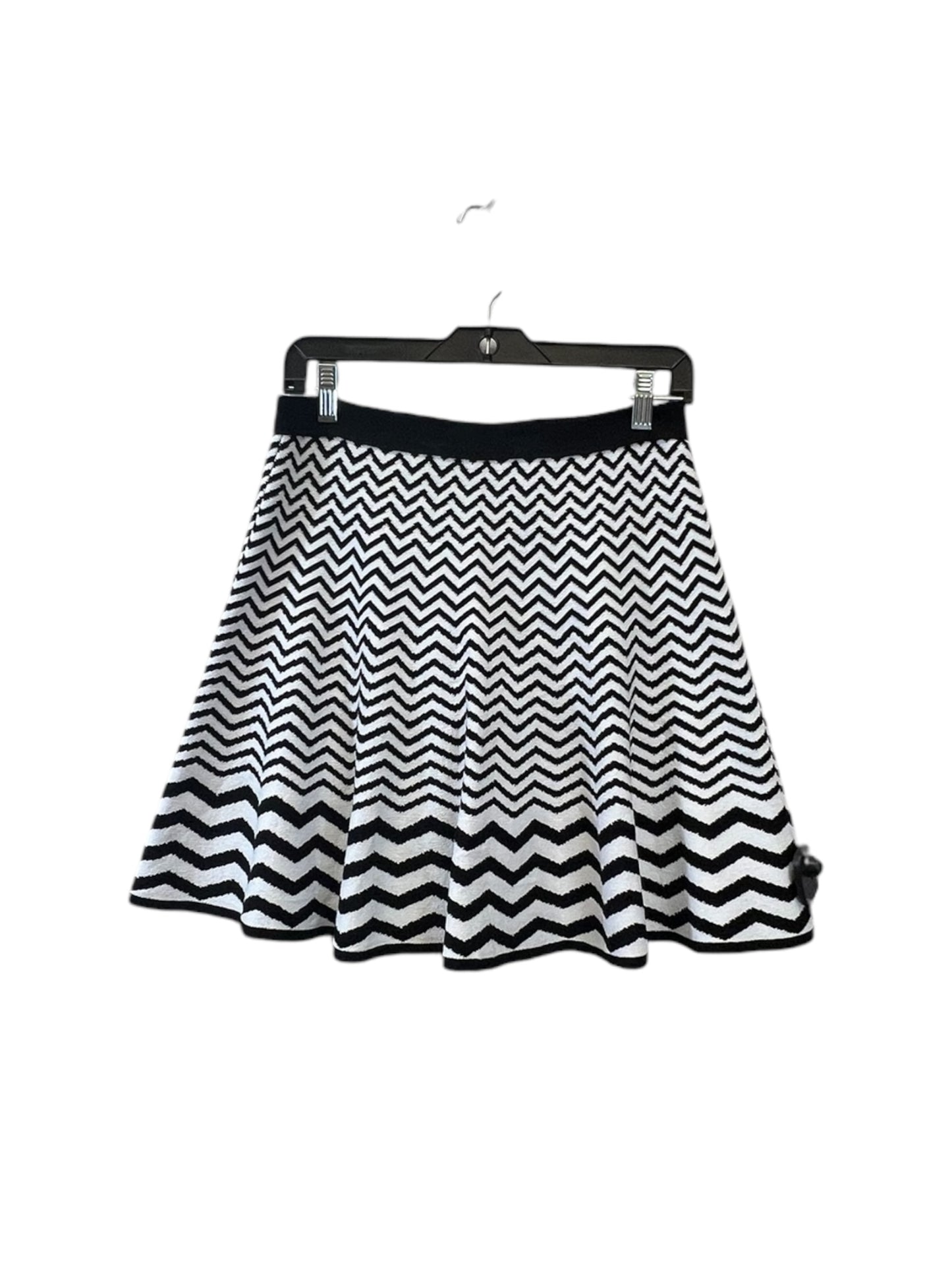 Skirt Mini & Short By Romeo And Juliet In Black & White, Size: M