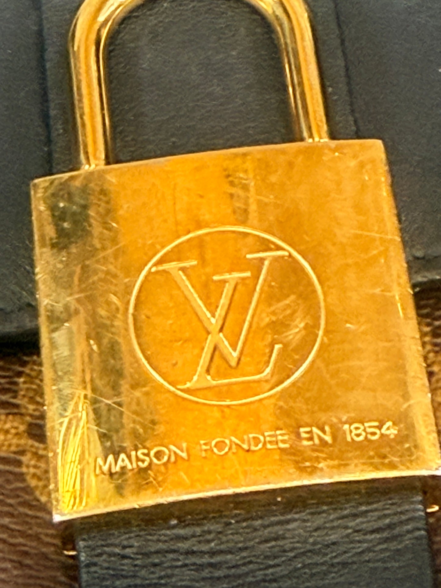 Handbag Luxury Designer By Louis Vuitton, Size: Small