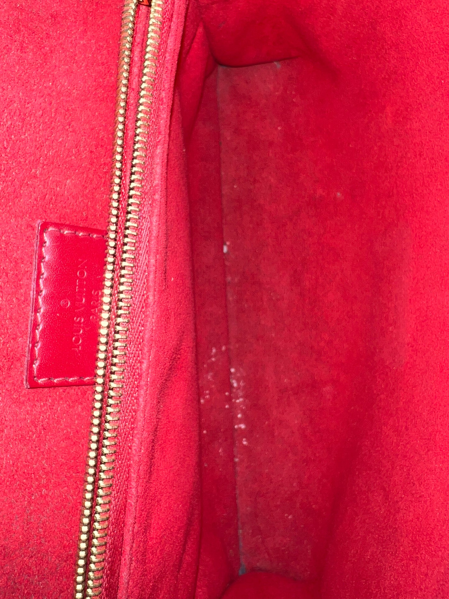 Handbag Luxury Designer By Louis Vuitton, Size: Medium