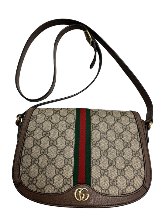 Crossbody Luxury Designer By Gucci Ophidia GG Supreme Flap Messenger Size: Small